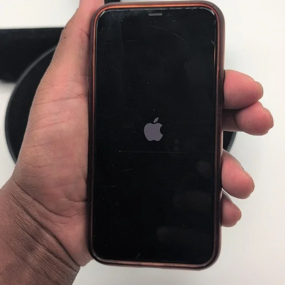 Apple| iPhone 11 Pro 256gb Space Gray- Sleek Design Edge-to-Edge Display - Picture 6 of 7